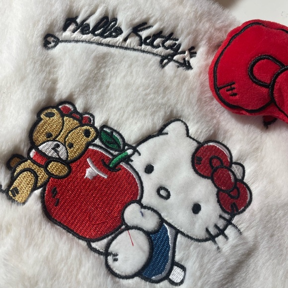 Hello Kitty Plush Bag with Red Bow - Picture 3 of 6
